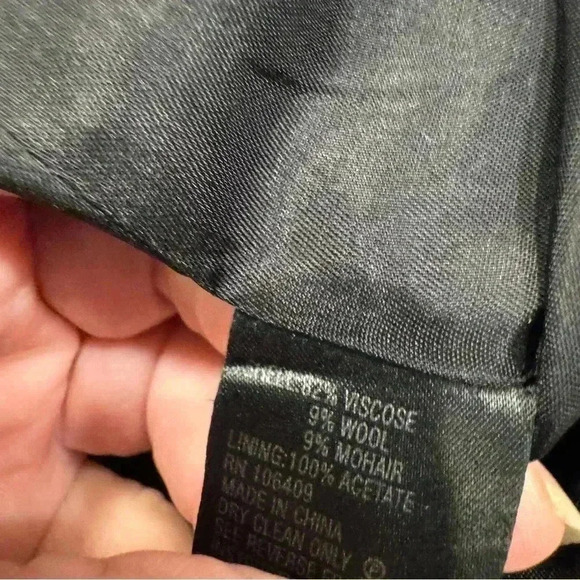Tahari blazer size 2 long sleeve Dark Gray 3 Silver Metal button close - Picture 4 of 9